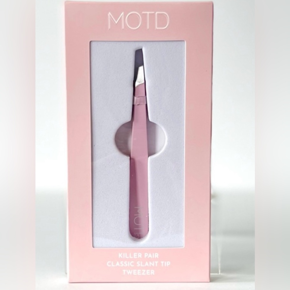 MOTD | Killer Pair Classic Slant Tip Tweezer in Pink | Sold @ Revolve | NIB